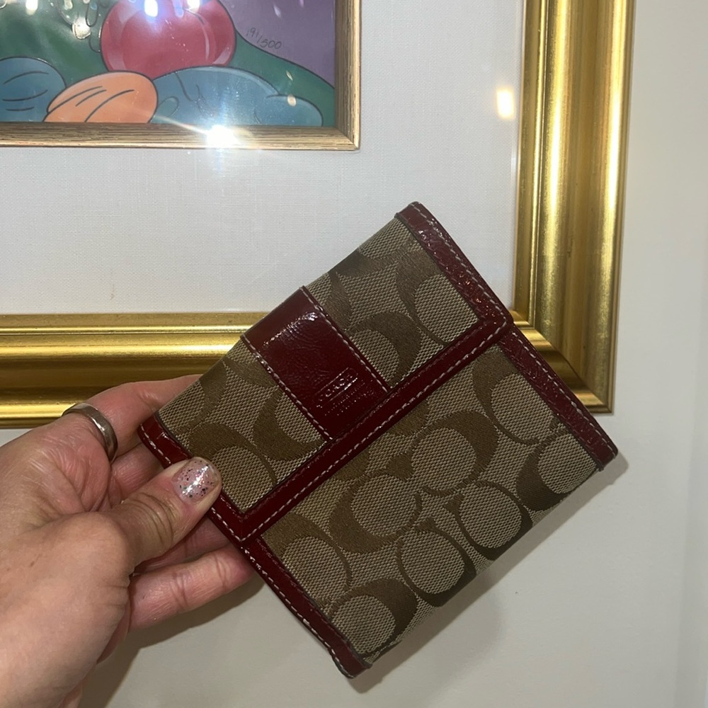 COACH Signature Logo Wallet 🍒💄